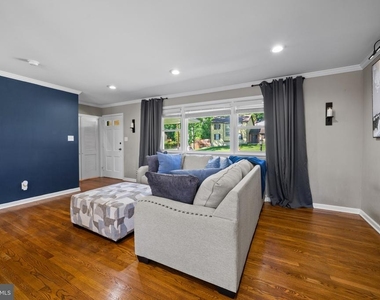 1216 Haines Avenue - Photo Thumbnail 4