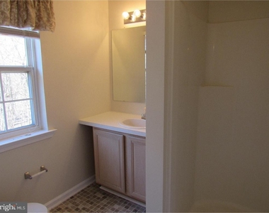 421 Woodstock Lane - Photo Thumbnail 16