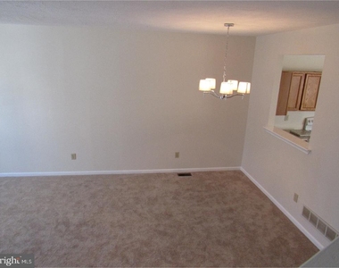 421 Woodstock Lane - Photo Thumbnail 9