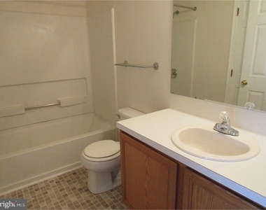 421 Woodstock Lane - Photo Thumbnail 11