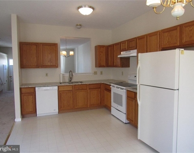 421 Woodstock Lane - Photo Thumbnail 5
