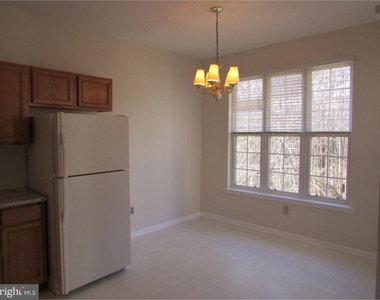 421 Woodstock Lane - Photo Thumbnail 4