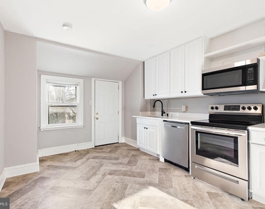 1614 N Broom Street - Photo Thumbnail 2
