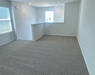 174 Balmorehea St - Photo Thumbnail 10