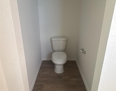 174 Balmorehea St - Photo Thumbnail 23