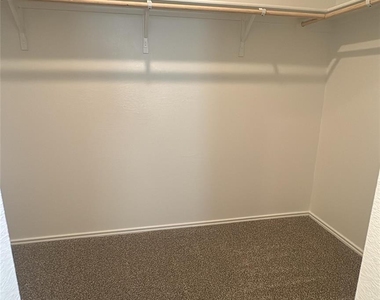 174 Balmorehea St - Photo Thumbnail 25