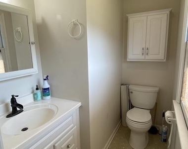 504 Red Oak Drive - Photo Thumbnail 7