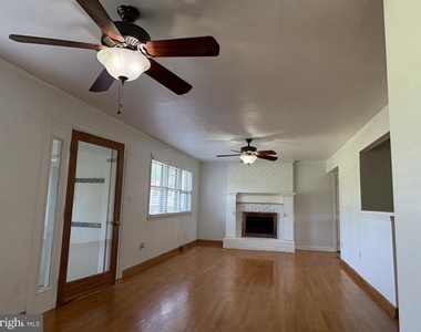 504 Red Oak Drive - Photo Thumbnail 19