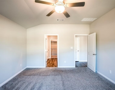 1601 Longhorn Ranch Dr - Photo Thumbnail 15