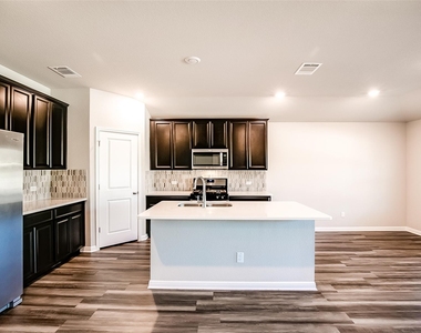 1601 Longhorn Ranch Dr - Photo Thumbnail 8