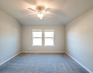 1601 Longhorn Ranch Dr - Photo Thumbnail 14