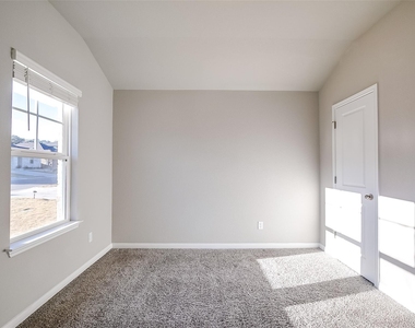 1601 Longhorn Ranch Dr - Photo Thumbnail 19