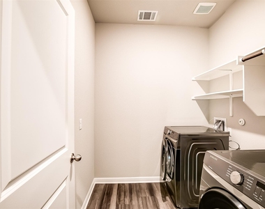 1601 Longhorn Ranch Dr - Photo Thumbnail 22