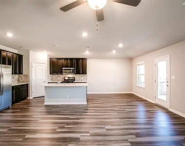 1601 Longhorn Ranch Dr - Photo Thumbnail 7