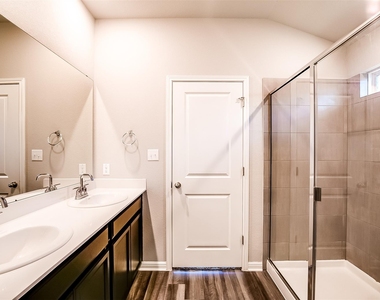 1601 Longhorn Ranch Dr - Photo Thumbnail 18