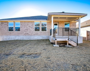 1601 Longhorn Ranch Dr - Photo Thumbnail 23