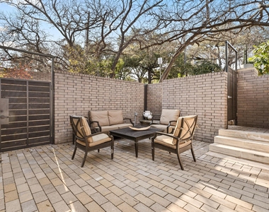 615 Harthan St - Photo Thumbnail 2
