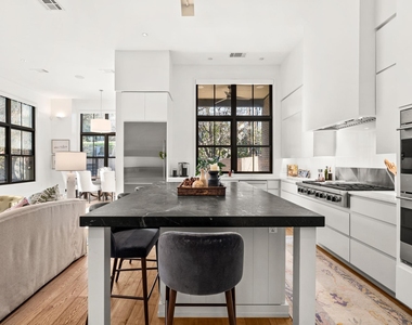 615 Harthan St - Photo Thumbnail 12