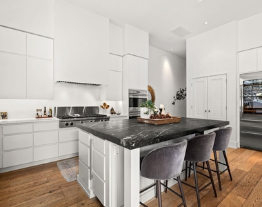615 Harthan St - Photo Thumbnail 11