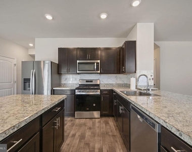 387 Mardella Drive - Photo Thumbnail 8