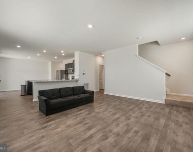 387 Mardella Drive - Photo Thumbnail 6
