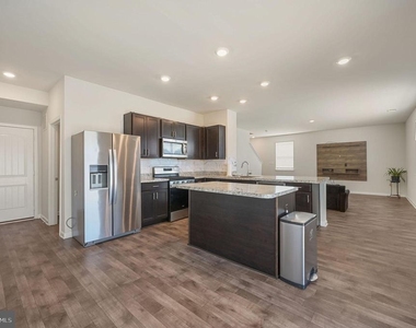 387 Mardella Drive - Photo Thumbnail 9