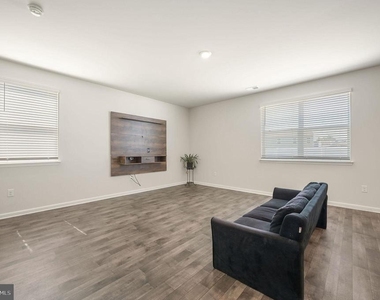 387 Mardella Drive - Photo Thumbnail 4