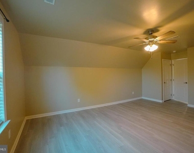 151 Redstone Court - Photo Thumbnail 31