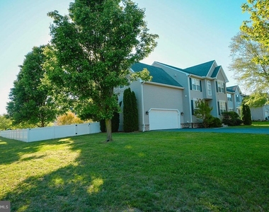 151 Redstone Court - Photo Thumbnail 3
