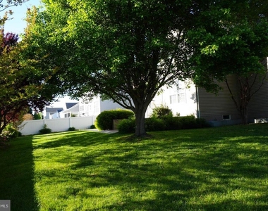 151 Redstone Court - Photo Thumbnail 5