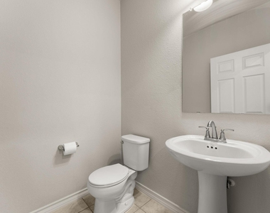 740 Aliso Trl - Photo Thumbnail 19