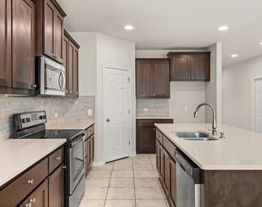 740 Aliso Trl - Photo Thumbnail 11