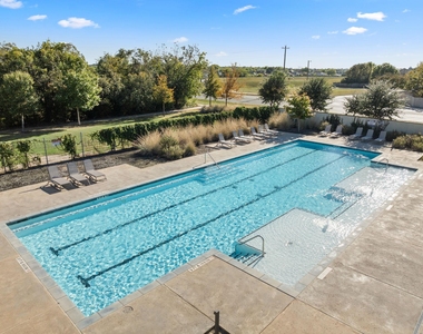 740 Aliso Trl - Photo Thumbnail 31