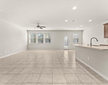 740 Aliso Trl - Photo Thumbnail 5