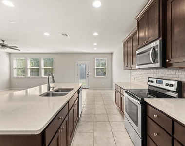 740 Aliso Trl - Photo Thumbnail 12