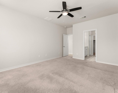 740 Aliso Trl - Photo Thumbnail 16
