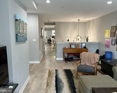 1932 3rd Street Ne - Photo Thumbnail 3