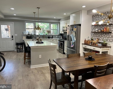 1932 3rd Street Ne - Photo Thumbnail 5