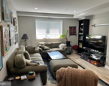 1932 3rd Street Ne - Photo Thumbnail 2