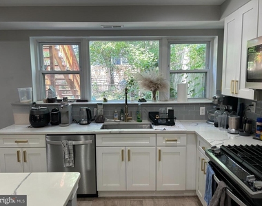 1932 3rd Street Ne - Photo Thumbnail 9