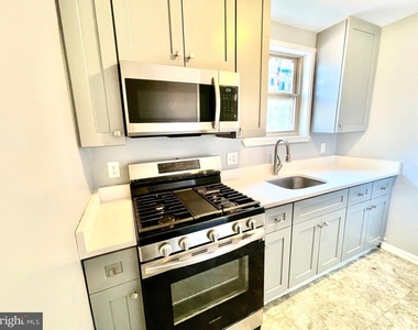108 Varnum Street Ne - Photo Thumbnail 3