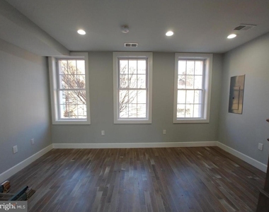 752 Lamont Street Nw - Photo Thumbnail 3