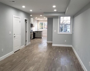 752 Lamont Street Nw - Photo Thumbnail 2