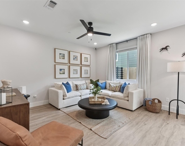 9304 Felix Sparke Dr - Photo Thumbnail 3