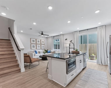 9304 Felix Sparke Dr - Photo Thumbnail 8