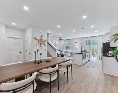 9304 Felix Sparke Dr - Photo Thumbnail 2