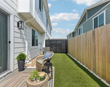 9304 Felix Sparke Dr - Photo Thumbnail 36