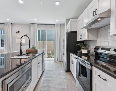 9304 Felix Sparke Dr - Photo Thumbnail 6