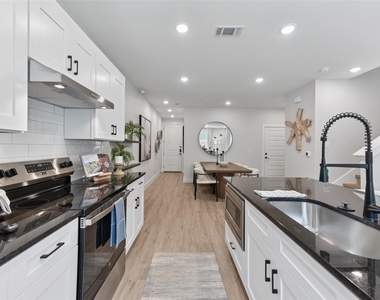 9304 Felix Sparke Dr - Photo Thumbnail 7