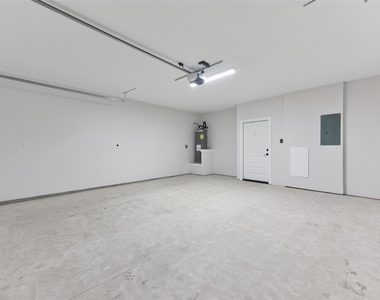 9304 Felix Sparke Dr - Photo Thumbnail 32